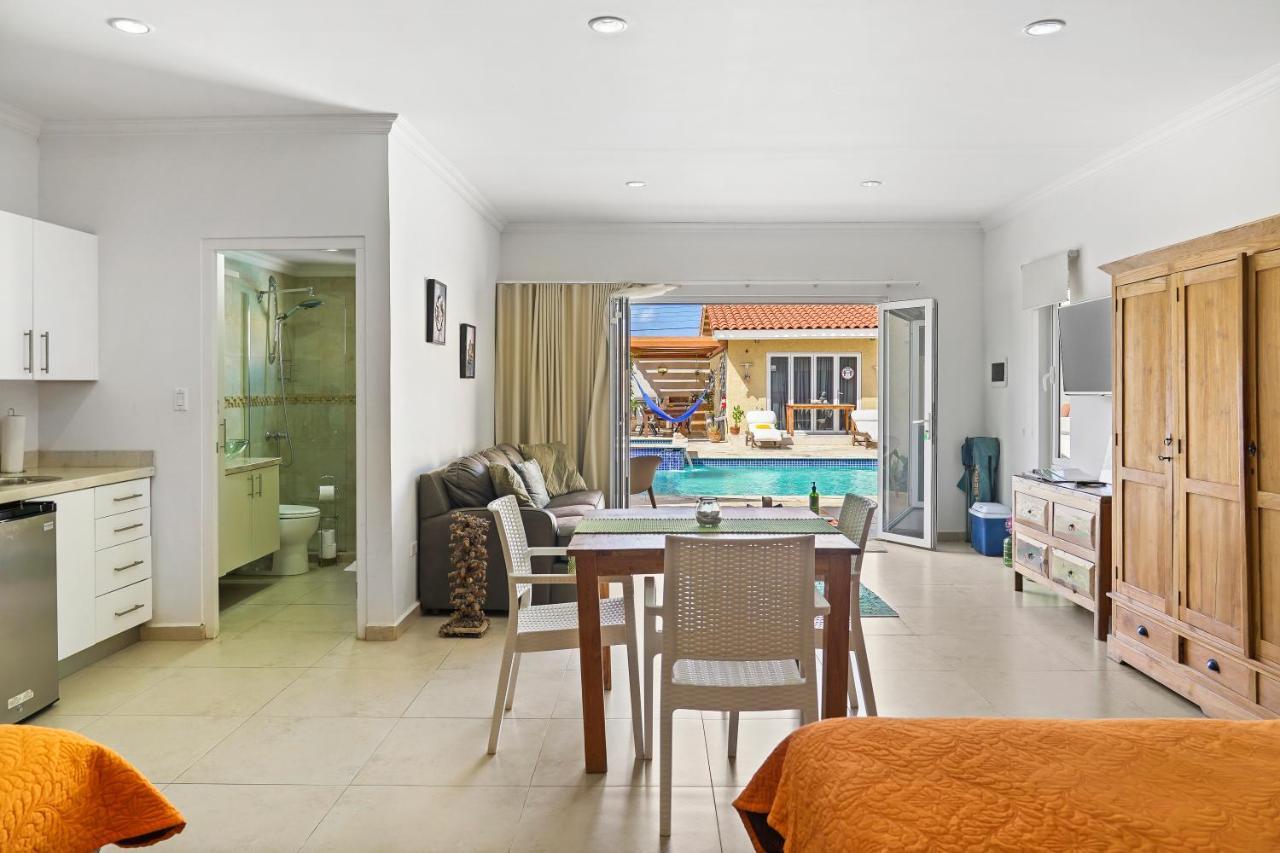 Aruba'S Bakval Suites Экстерьер фото