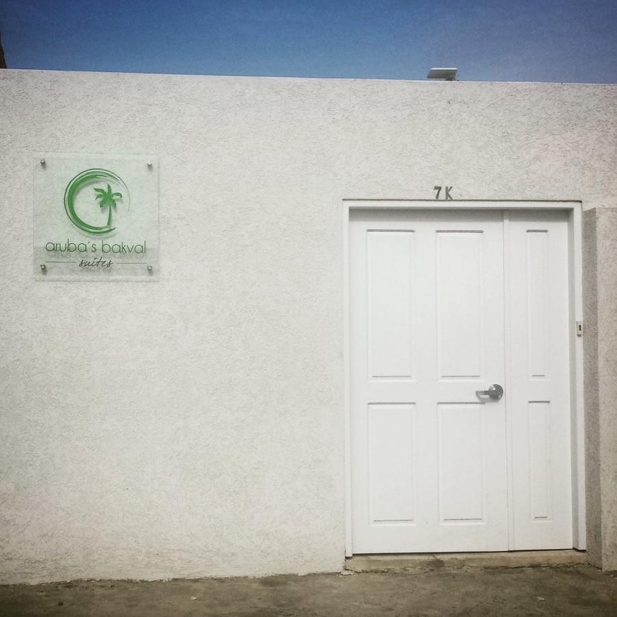 Aruba'S Bakval Suites Экстерьер фото